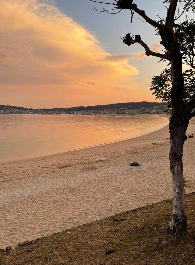 Apartamento En La Playa Appartement Ribeira Buitenkant foto