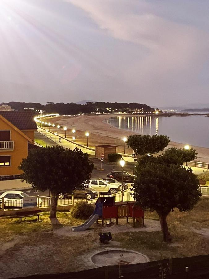 Apartamento En La Playa Appartement Ribeira Buitenkant foto